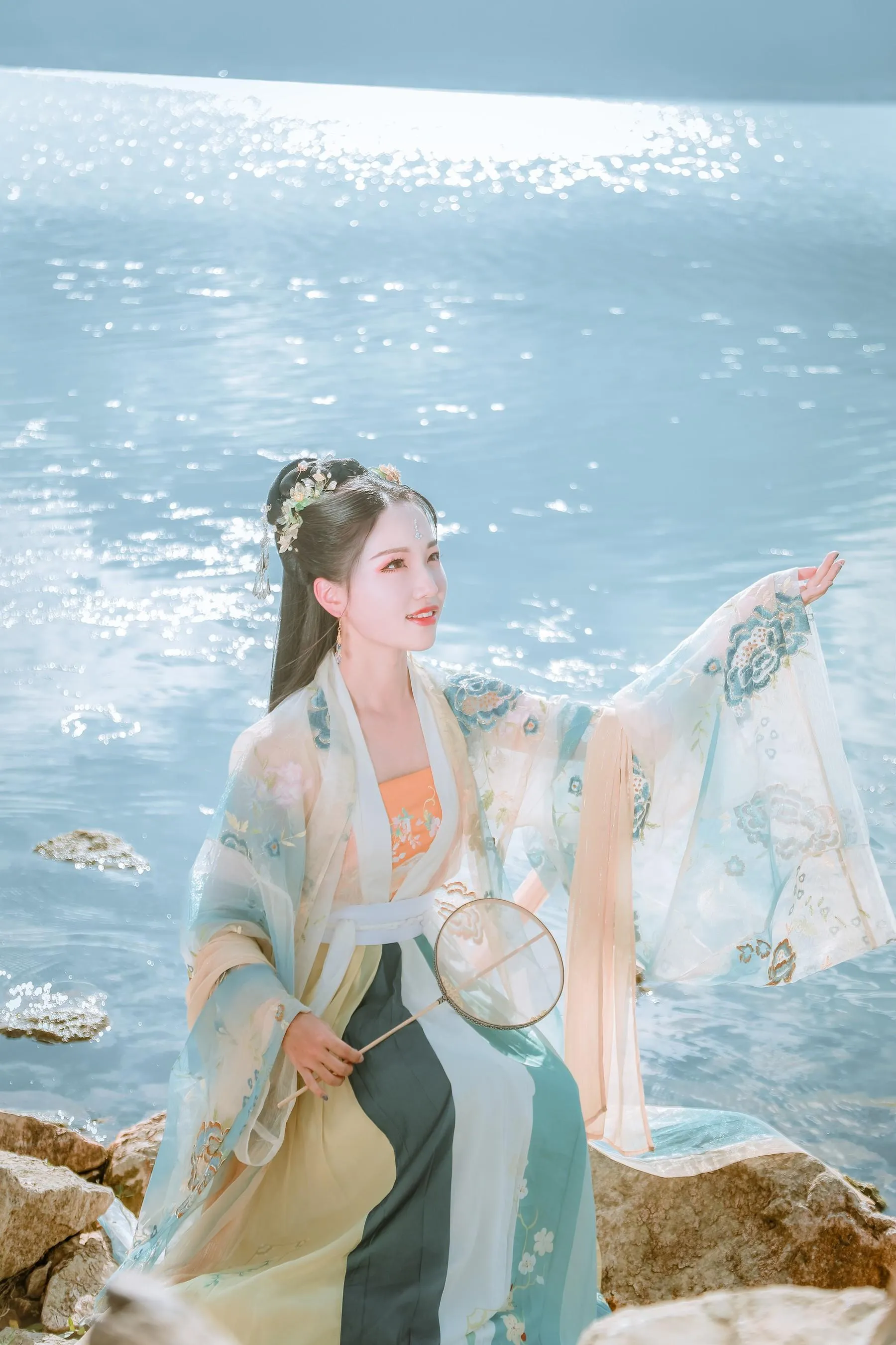 [YITUYU艺图语]2022.01.29 清水出芙蓉 Julie [23P]插图6